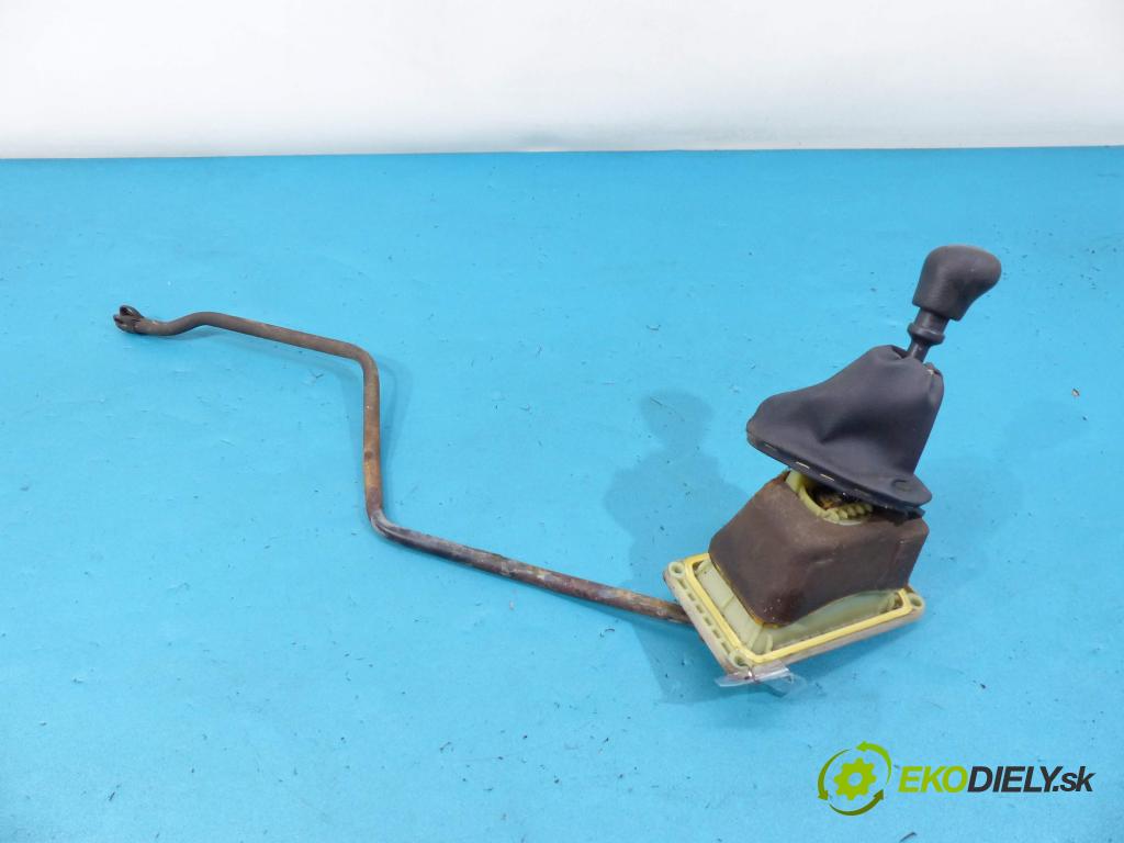 Renault Clio II 1998-2012 1.5 DCI 65 HP manual 48 kW 1451 cm3  Kulisa - - 8200136365 (Rýchlostné páky / kulisy)