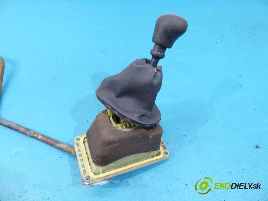Renault Clio II 1998-2012 1.5 DCI 65 HP manual 48 kW 1451 cm3  Kulisa - - 8200136365 (Rýchlostné páky / kulisy)