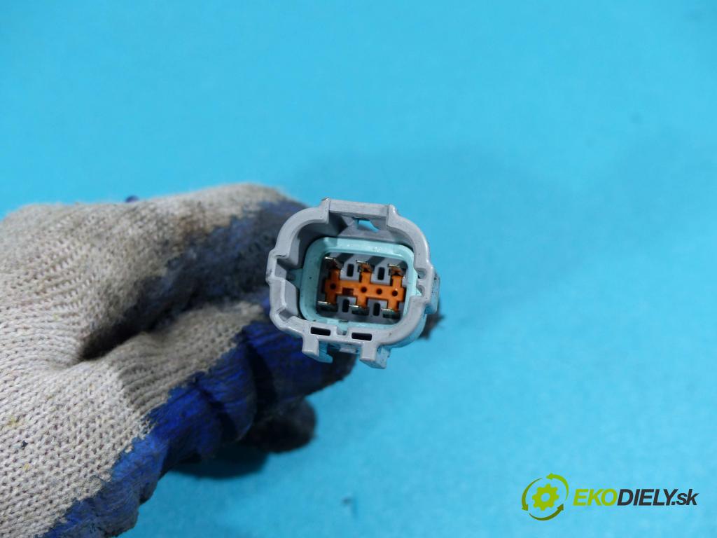 Nissan X-trail I 2001-2007 2.0 16V 140 hp manual 103 kW 1998 cm3  mechanismus přední část levý 807318H300