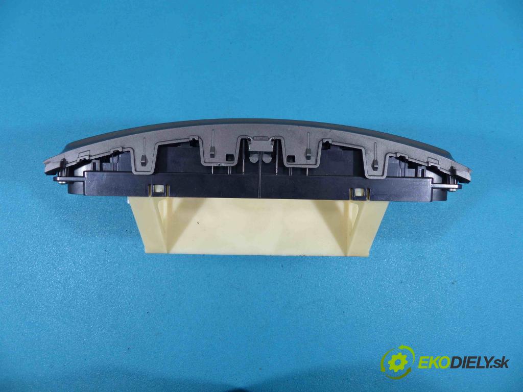 Lexus IS  II 2005-2013 2.2d 177 HP manual 130 kW 2231 cm3  - Panel kúrenia