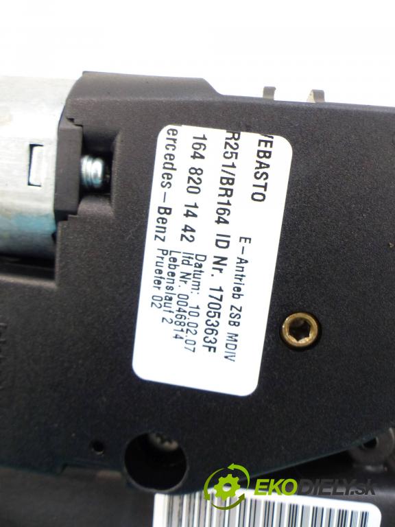 Mercedes ML W164 2005-2011 3.0 CDI 224 hp automatic 165 kW 2987 cm3  střešní okno A1647800729 (Okna karoserie)