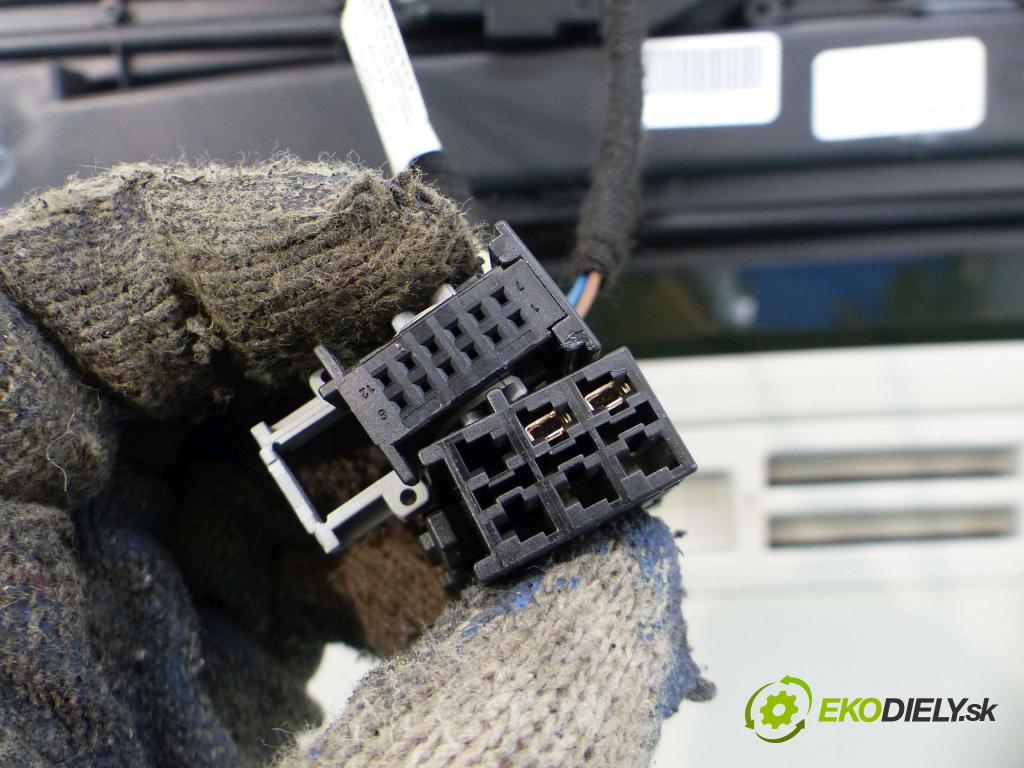 Mercedes ML W164 2005-2011 3.0 CDI 224 hp automatic 165 kW 2987 cm3  střešní okno A1647800729 (Okna karoserie)