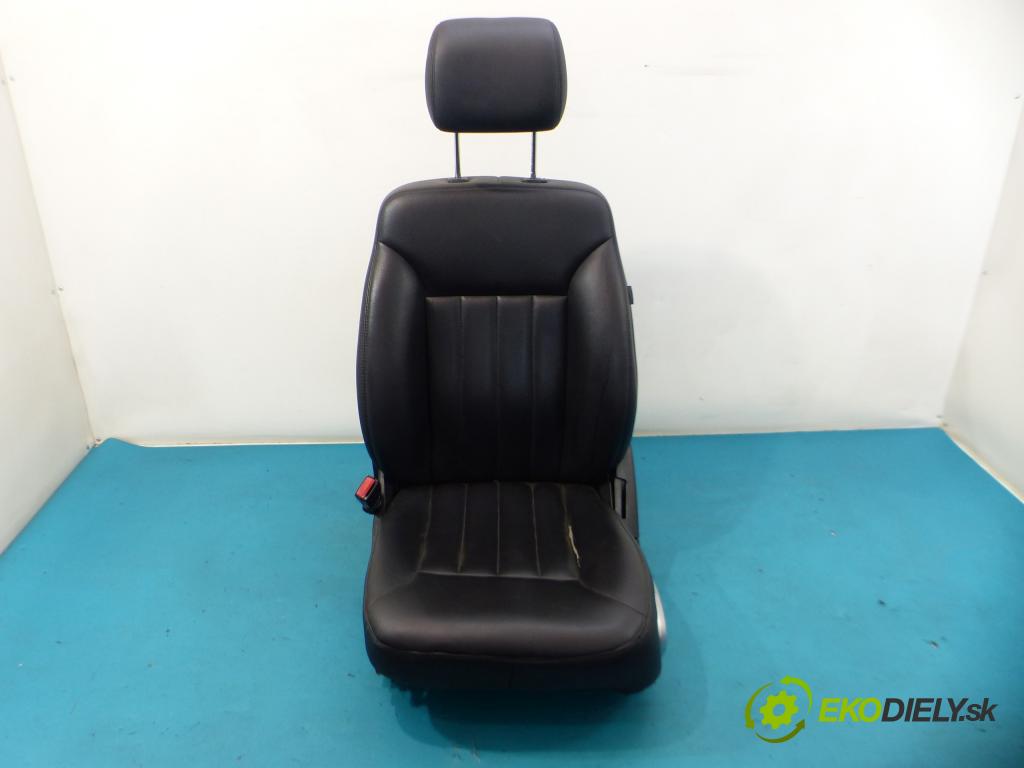 Mercedes ML W164 2005-2011 3.0 CDI 224 hp automatic 165 kW 2987 cm3  sedadla sedačky -