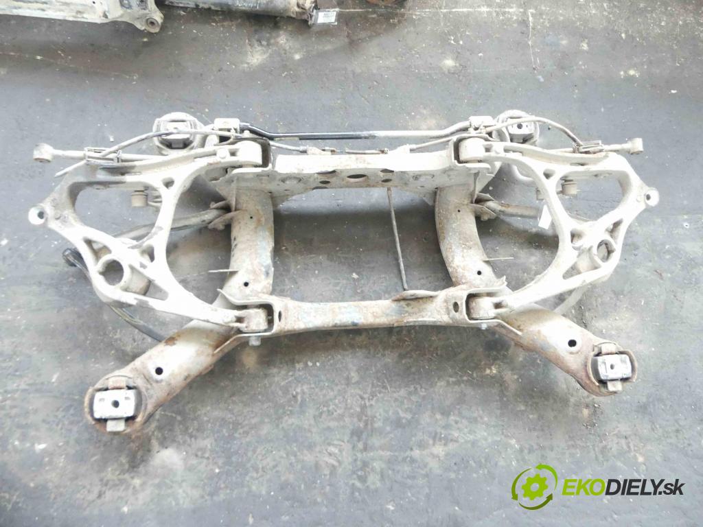 Mercedes ML W164 2005-2011 3.0 CDI 224 hp automatic 165 kW 2987 cm3  zadní část výztuha