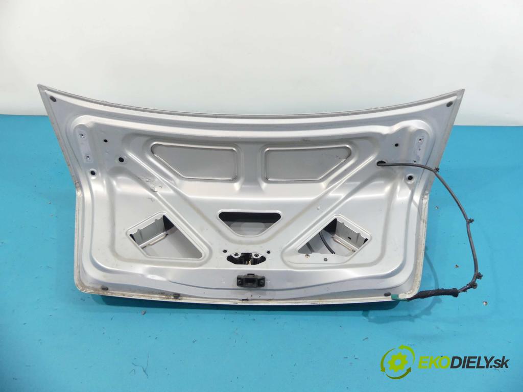 Renault Thalia I 1998-2009 1.4 16V 98 hp manual 72 kW 1390 cm3  zadní část kapota  (Zadní kapoty)