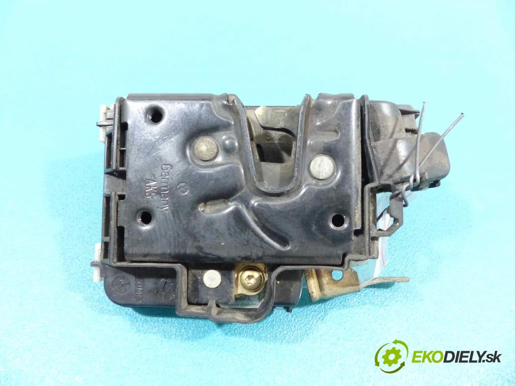 Vw Polo III 6N 1994-2001 1.4 8V - 60 hp manual 44 kW 1391 cm3 5- zámok přední část pravý 6N1837016D