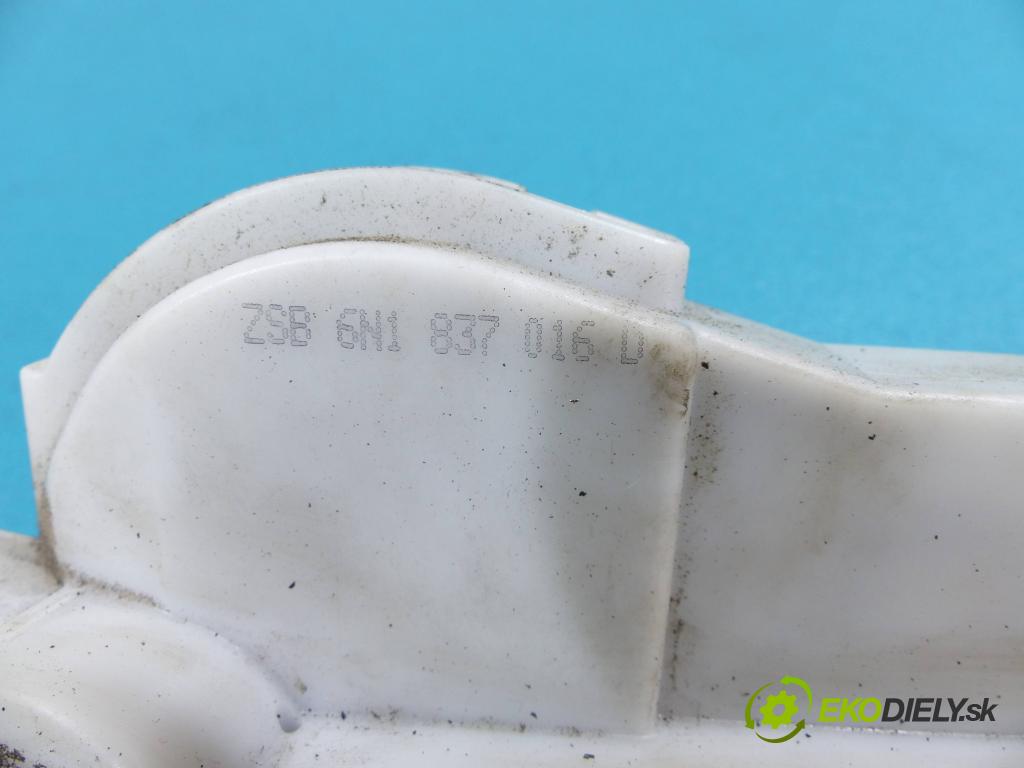 Vw Polo III 6N 1994-2001 1.4 8V - 60 hp manual 44 kW 1391 cm3 5- zámok přední část pravý 6N1837016D