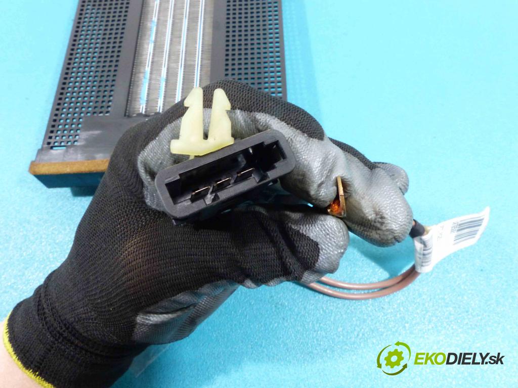 Seat Toledo IV 2012-2018 1.4 TDI 90 HP manual 66 kW 1422 cm3  Výhrevné teleso, radiátor kúrenia 6R0963235 (Radiátory kúrenia)