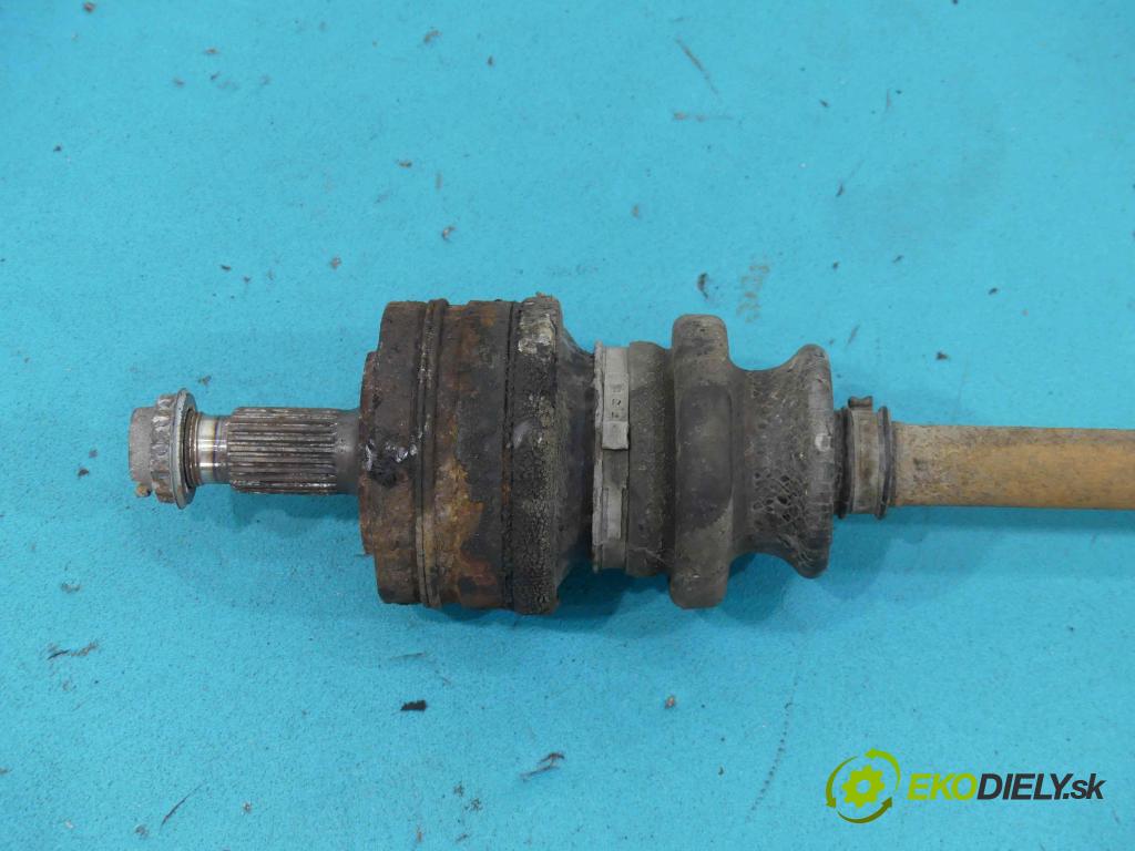 Mercedes C W202 1993-2001 1.8 - 122 HP automatic 90 kW 1799 cm3 4- Poloos ľavá strana  (Poloosy)