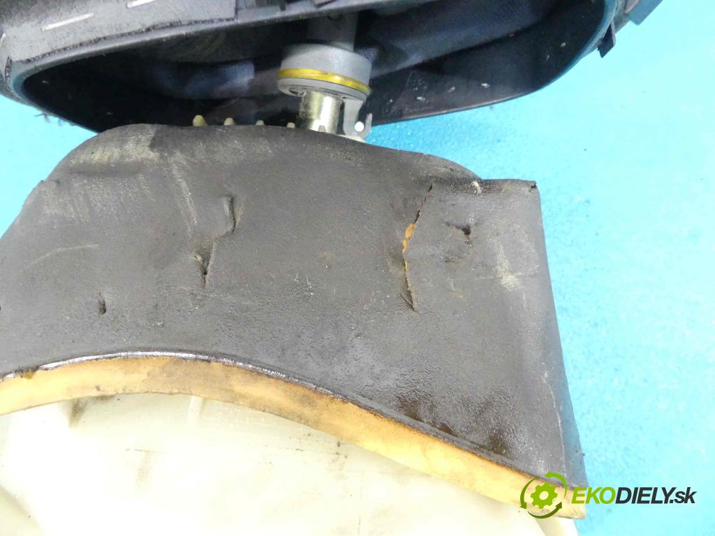 Renault Clio II 1998-2012 1,2.0 8V - 60 hp manual 44 kW 1149 cm3 3- kulisa - - 7700104572-J