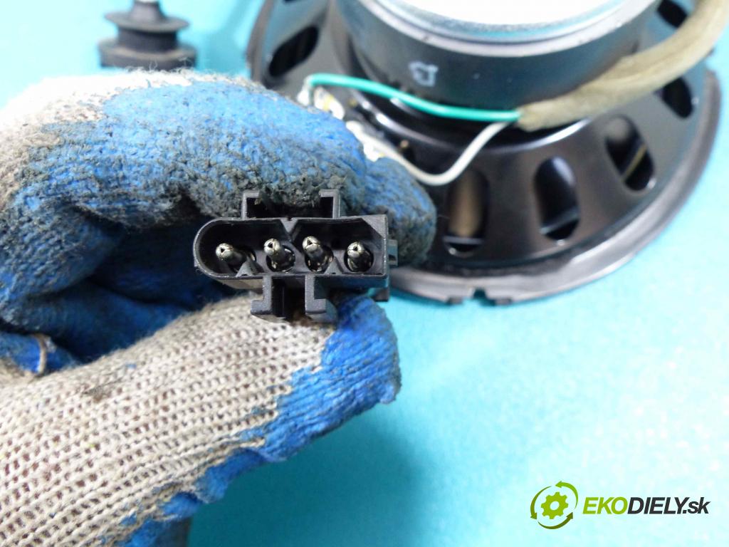 Mercedes GL I X164  2006-2012 5.5 V8 387km automatic 285 kW 5462 cm3 5- subwoofer A1648203502 (Audio zariadenia)