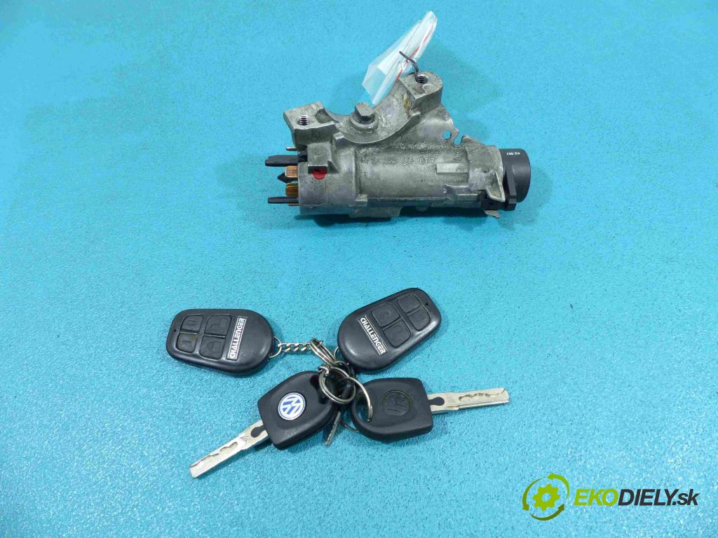 Vw Bora 1.6 16V 105 HP manual 77 kW 1598 cm3 4- spinačka 4B0905851C (Spínacie skrinky a kľúče)