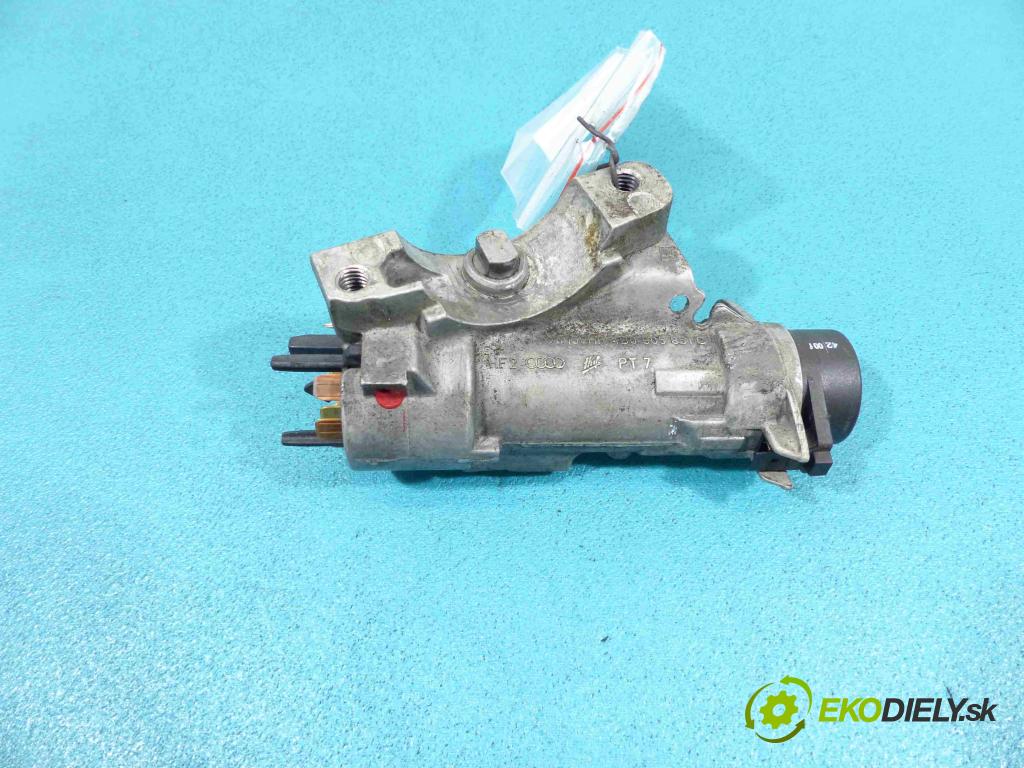 Vw Bora 1.6 16V 105 HP manual 77 kW 1598 cm3 4- spinačka 4B0905851C (Spínacie skrinky a kľúče)