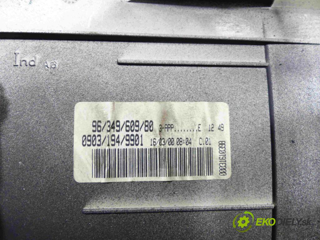 Peugeot 206 1.1 8V - 60 hp manual 44 kW 1124 cm3 5- prístrojovka 9634960980 (Přístrojové desky, displeje)