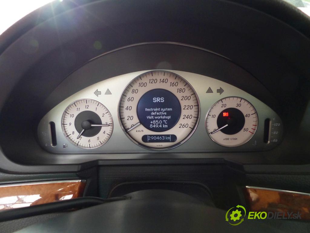 Mercedes E W211 2002-2009 3.2 CDI 204 hp automatic 150 kW 3222 cm3 4- prístrojovka A2115407411 (Přístrojové desky, displeje)