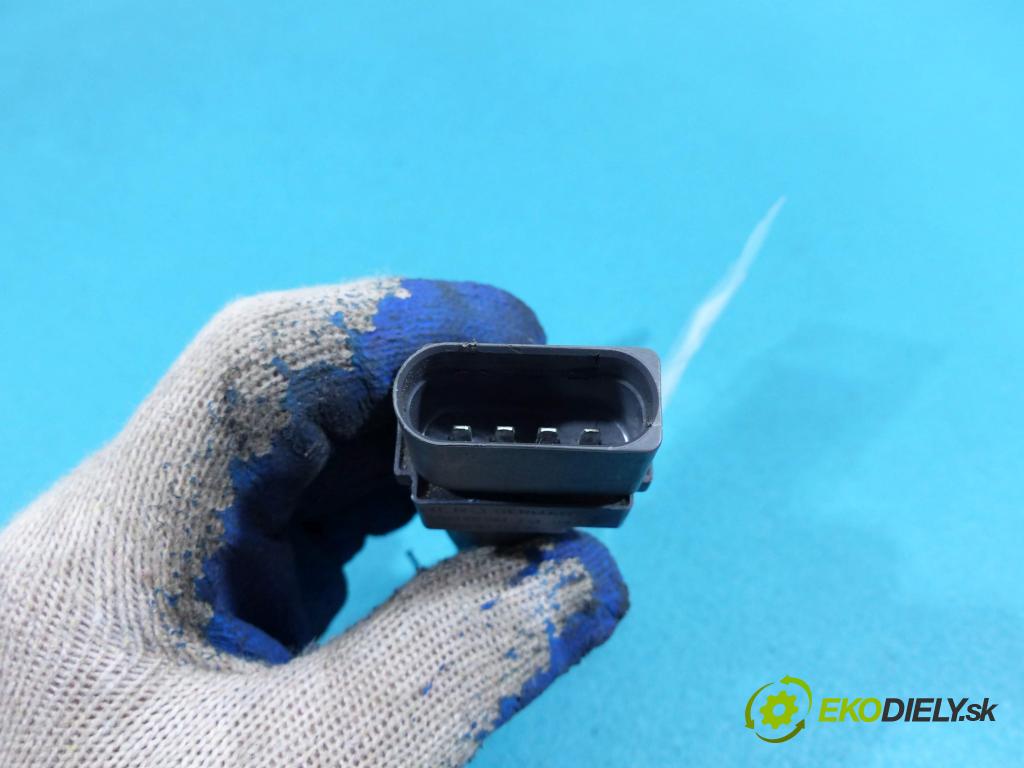 Vw Phaeton 3.2 V6 241km automatic 177 kW 3189 cm3 4- Cievka zapaľovacia 0040102044 (Zapaľovacie cievky, moduly)