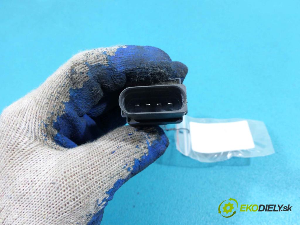 Vw Phaeton 3.2 V6 241km automatic 177 kW 3189 cm3 4- Cievka zapaľovacia 0040102041 (Zapaľovacie cievky, moduly)