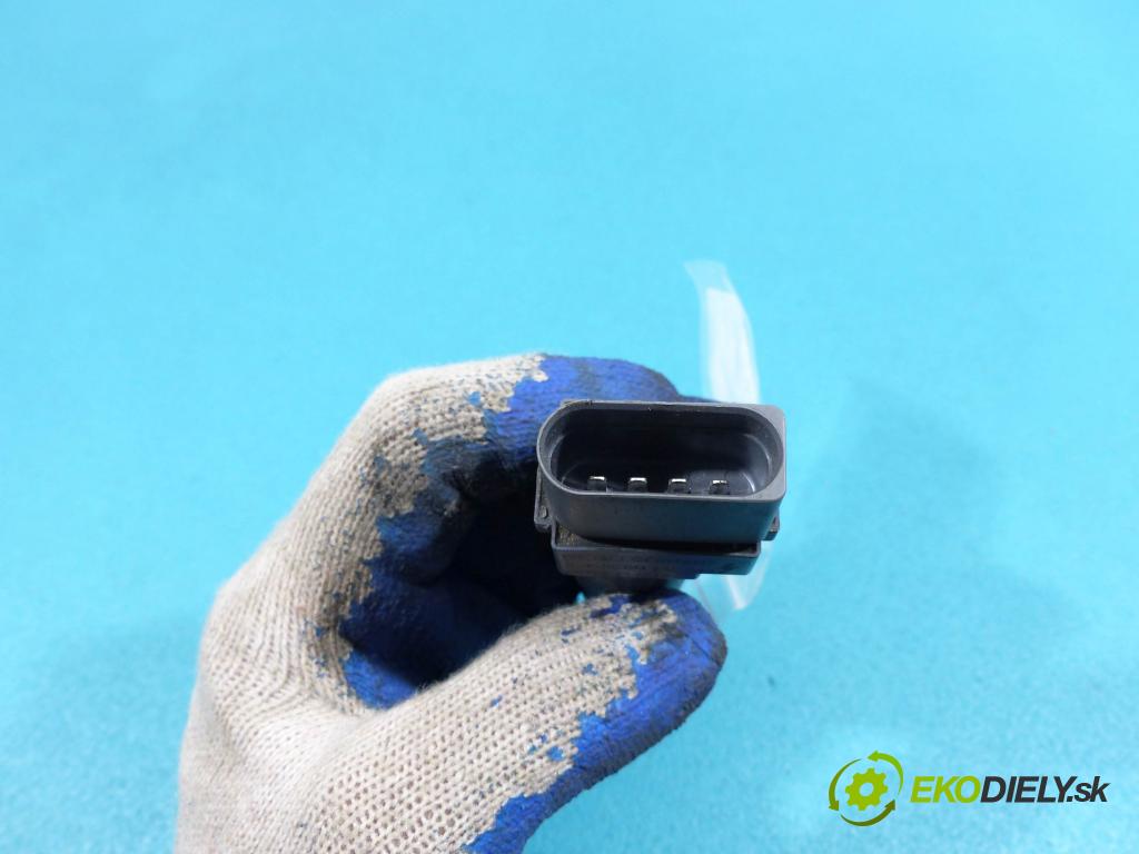 Vw Phaeton 3.2 V6 241km automatic 177 kW 3189 cm3 4- Cievka zapaľovacia 0040102044 (Zapaľovacie cievky, moduly)