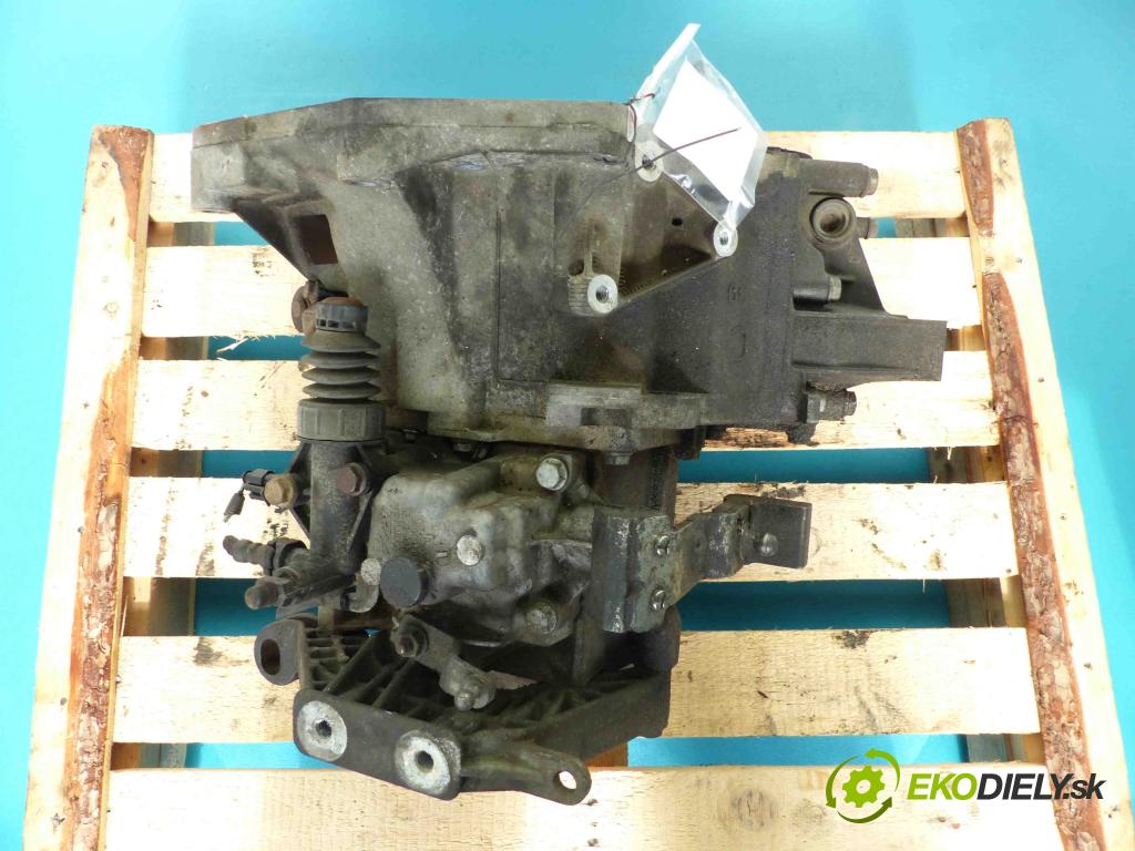Fiat Punto Grande 1.4 8V - 77 hp manual 57 kW 1368 cm3 5- převodovka - manuální
