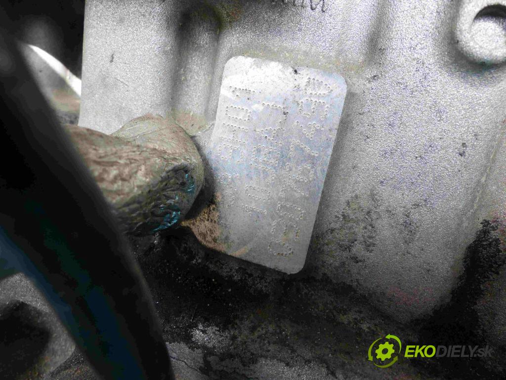 Peugeot 308 1.6 HDI 109 HP manual 80 kW 1560 cm3 5- Motor DIESEL 9H01