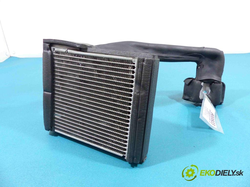 Audi A8 D4 2009-2017 4,2.0 TDI V8 automatic 258 kW 4134 cm3 4- Výhrevné teleso, radiátor kúrenia  (Radiátory kúrenia)