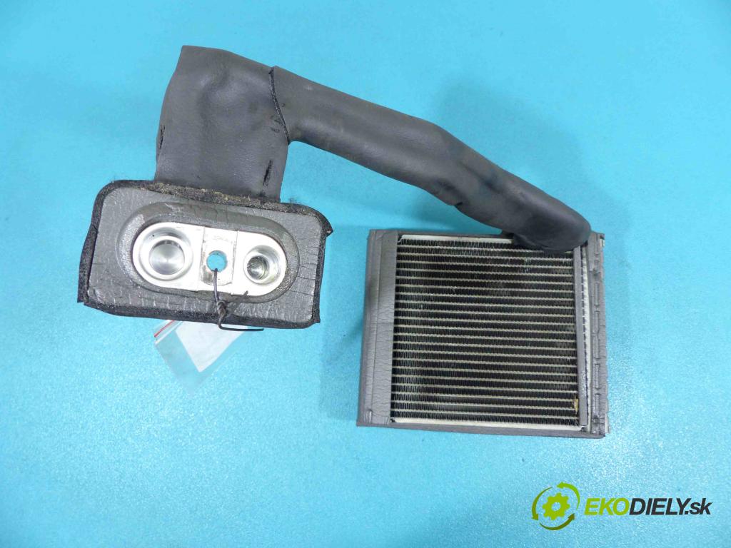 Audi A8 D4 2009-2017 4,2.0 TDI V8 automatic 258 kW 4134 cm3 4- Výhrevné teleso, radiátor kúrenia  (Radiátory kúrenia)