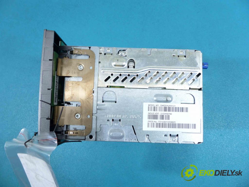 Opel Vectra C 2002-2008 1.9 CDTI 120 HP manual 88 kW 1910 cm3 5- RADIO 13163937 (Audio zariadenia)