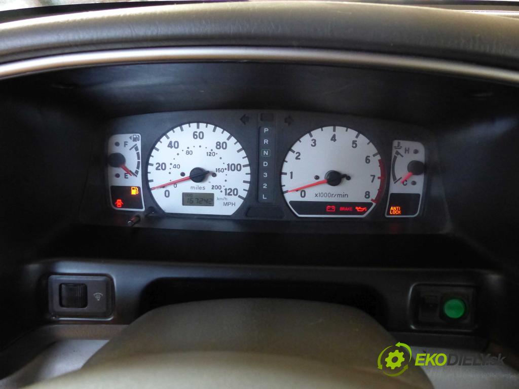 Mitsubishi Pajero III 2000-2004 3.5 V6 203km automatic 149 kW 3497 cm3 5- prístrojovka MR962729 (Přístrojové desky, displeje)
