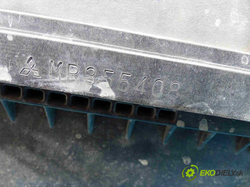 Mitsubishi Pajero III 2000-2004 3.5 V6 203km automatic 149 kW 3497 cm3 5- obal filtra vzduchu MR355408 (Kryty filtrů)