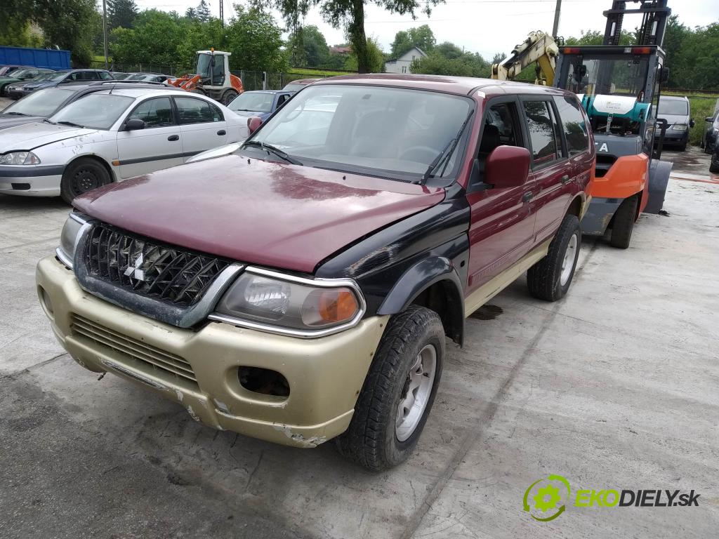 Mitsubishi Pajero III 2000-2004 3.5 V6 203km automatic 149 kW 3497 cm3 5- Rúrka klimatizácie