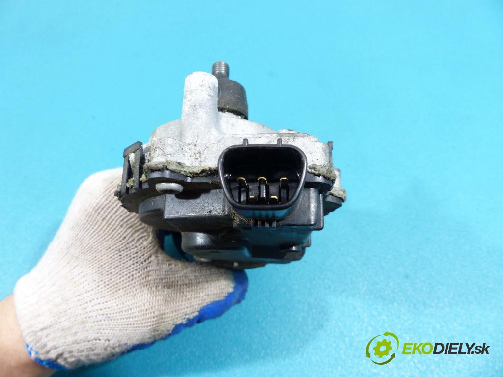 Suzuki Grand Vitara II 2005-2014 2.0 16V 140 hp manual 103 kW 1995 cm3 5- motor stěračů přední část 38110-65J00