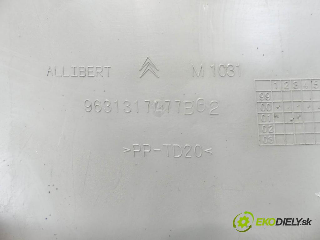 Citroen Xsara Picasso 1,8.0 16V 116 HP manual 85 kW 1749 cm3 5- Priehradka, kastlík