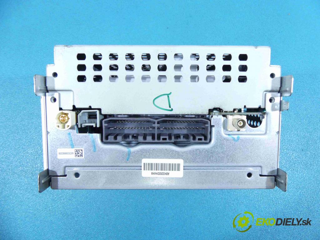 Dodge Charger II 2010- 3.6 V6 VVT 296KM automatic 218 kW 3604 cm3 4- Radio P68209671AB (Audio zariadenia)