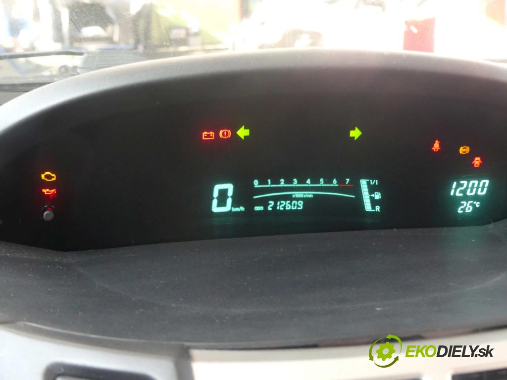 Toyota Yaris II 2005-2011 1.0 vvti (1KR 52) 69KM manual 51 kW 998 cm3 3- prístrojovka/ budíky  (Prístrojové dosky, displeje)