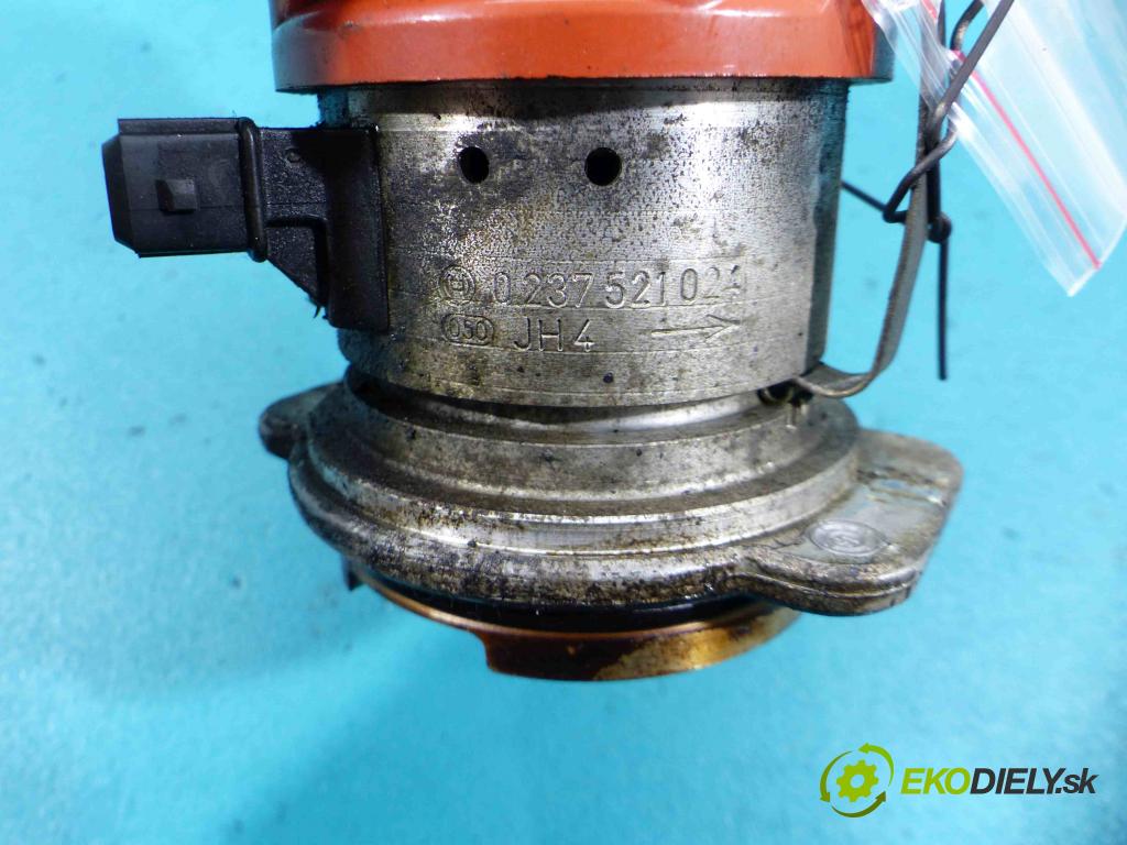 Opel Corsa B 1993-1999 1.4 60 HP manual 44 kW 1389 cm3 3- rozdeľovač 0237521024 (Rozdeľovače)