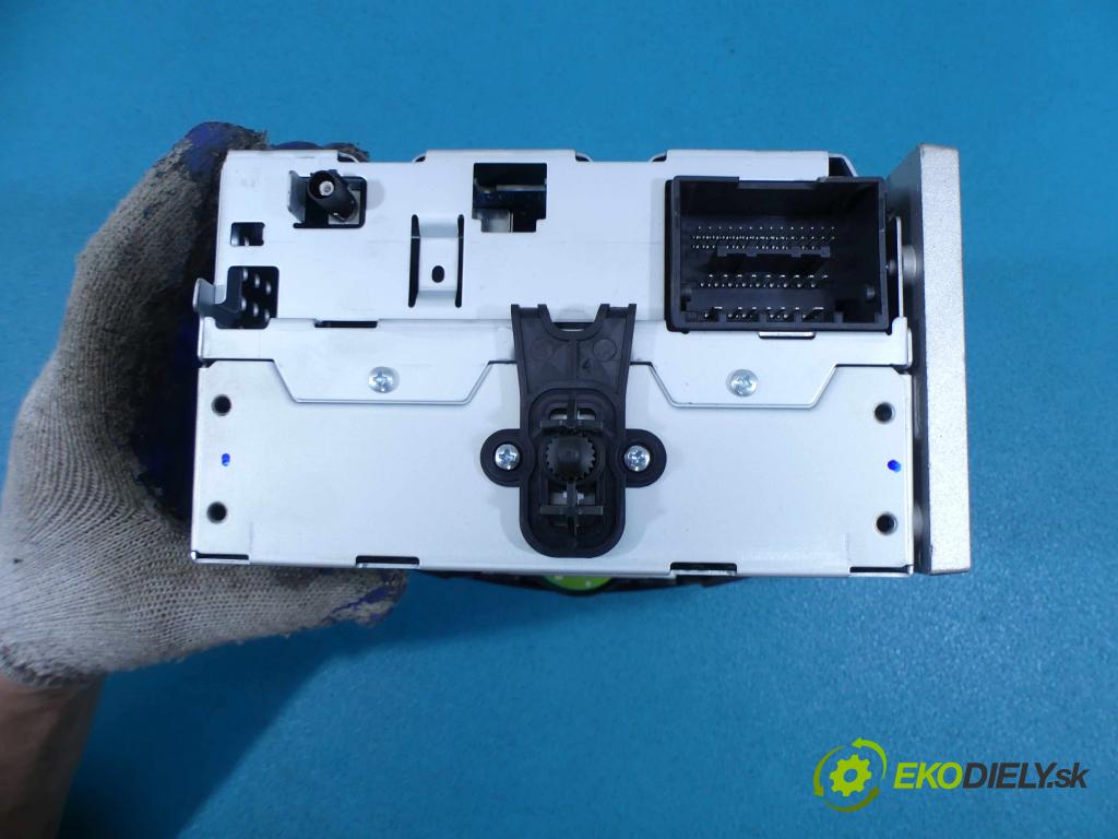 Opel Corsa E 2014-2019 1.4 16v 90 HP manual 66 kW 1398 cm3 5- Radio 39146277 (Audio zariadenia)