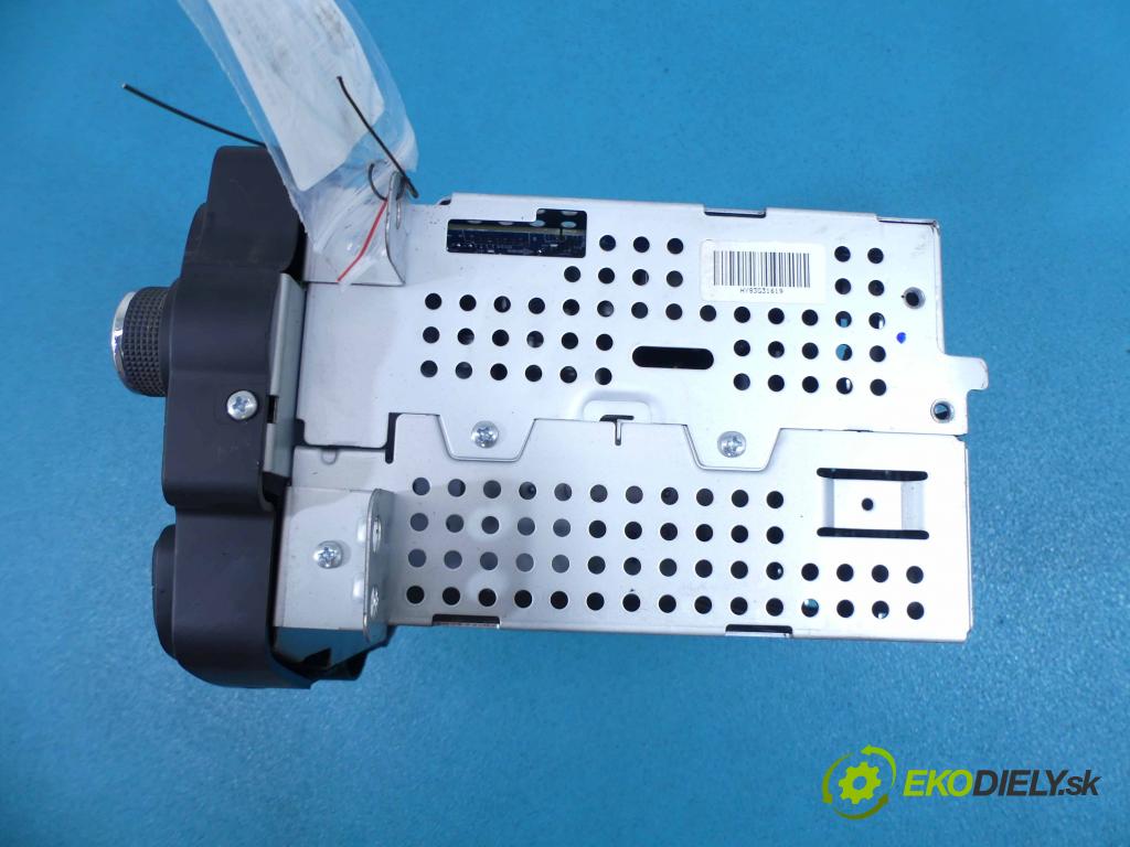 Opel Corsa E 2014-2019 1.4 16v 90 HP manual 66 kW 1398 cm3 5- Radio 39146277 (Audio zariadenia)