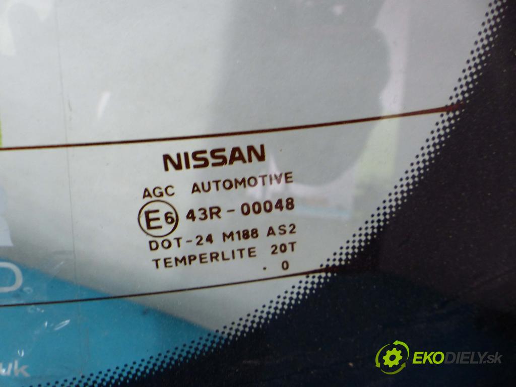 Nissan Qashqai 06-13 1.6 16v 114 hp manual 84 kW 1599 cm3 5- sklo zadní  (Okna zadní)