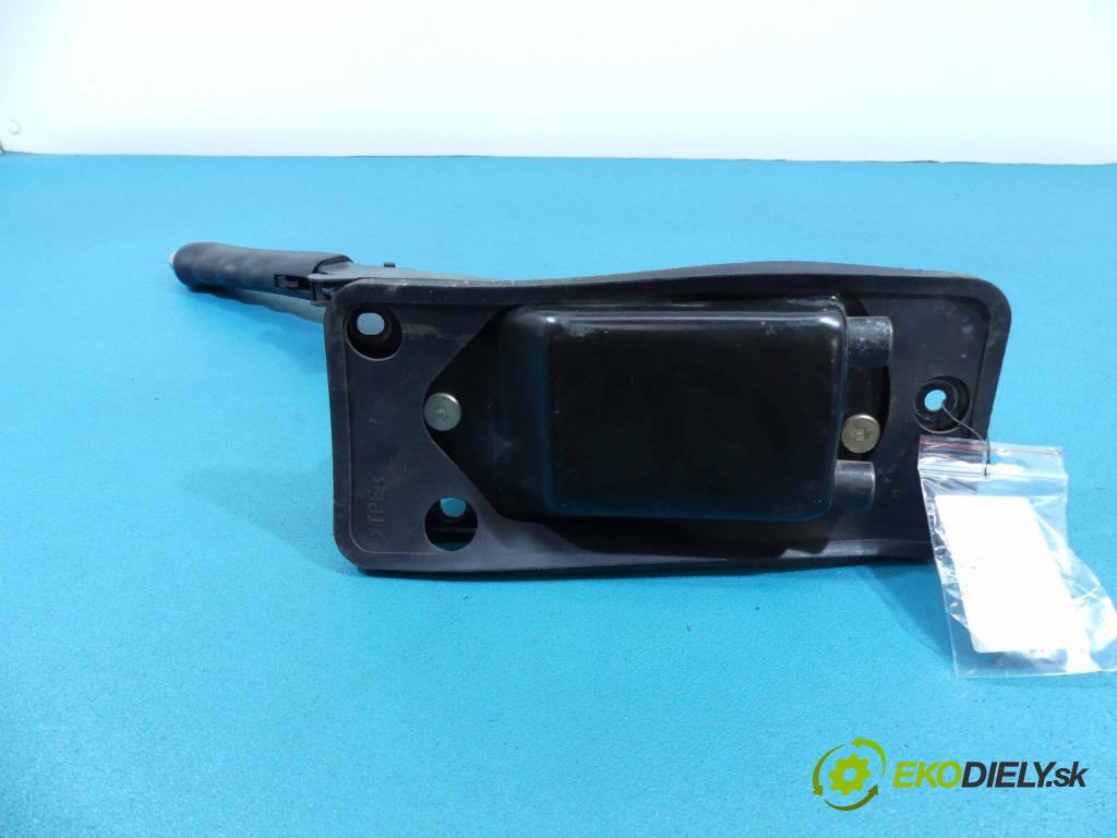 Audi A6 C5 1997-2004 1.9 tdi 110 HP manual 81 kW 1896 cm3 4- Brzda  (Ručné brzdy)