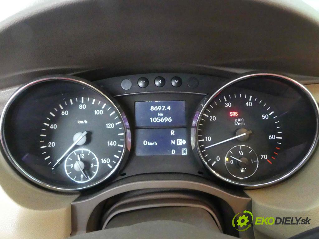 Mercedes R  W251 2005-2013 3.5 V6 272 HP automatic 200 kW 3498 cm3 5- prístrojovka/ budíky A2515401748 (Prístrojové dosky, displeje)