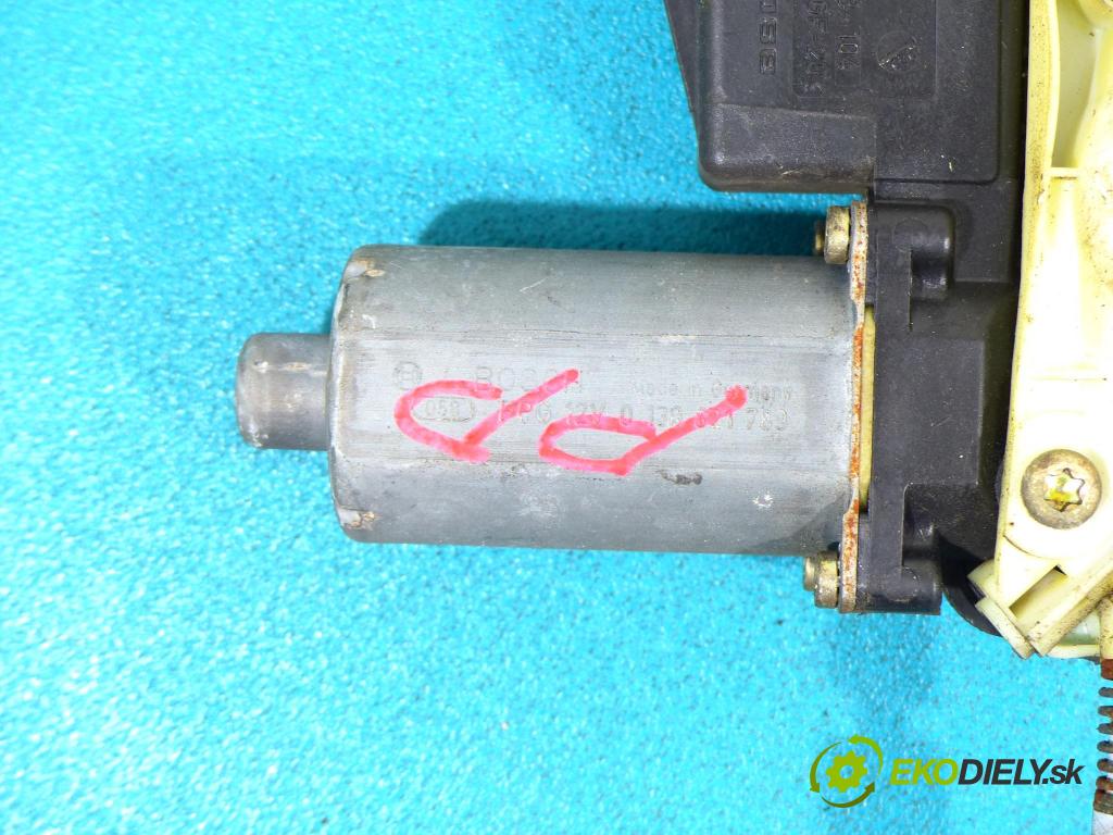 Mitsubishi Carisma 1.6 16v 103 hp automatic 76 kW 1597 cm3 5- přední pravý