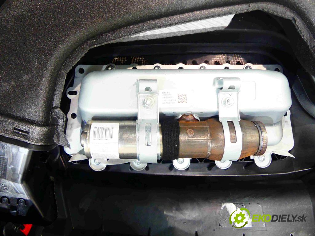Bmw 5 f10 2010-2017 2.0d 184hp automatic 135 kW 1995 cm3 5- kokpit,pristrojová doska rozdeľovacia