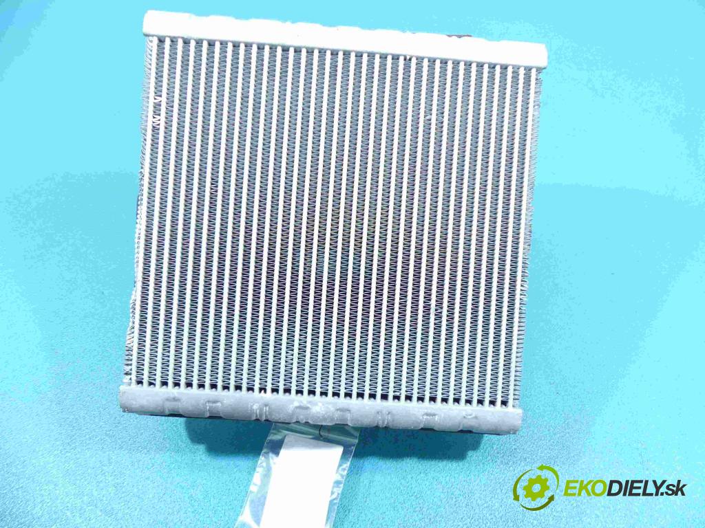 Seat Ibiza IV 6J 2008-2017 1.4 TSI (CAVE) 179KM automatic 132 kW 1390 cm3 3- radiátor  (Radiátory topení)