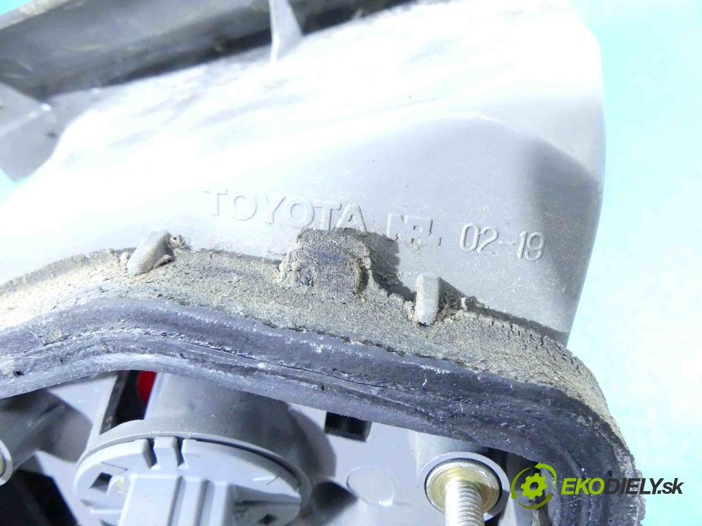 Toyota Corolla E11 1997-2002 1.8 vvti 125 HP manual 92 kW 1794 cm3 4- svetlo / reflektor zadné pravé  (Ostatné)
