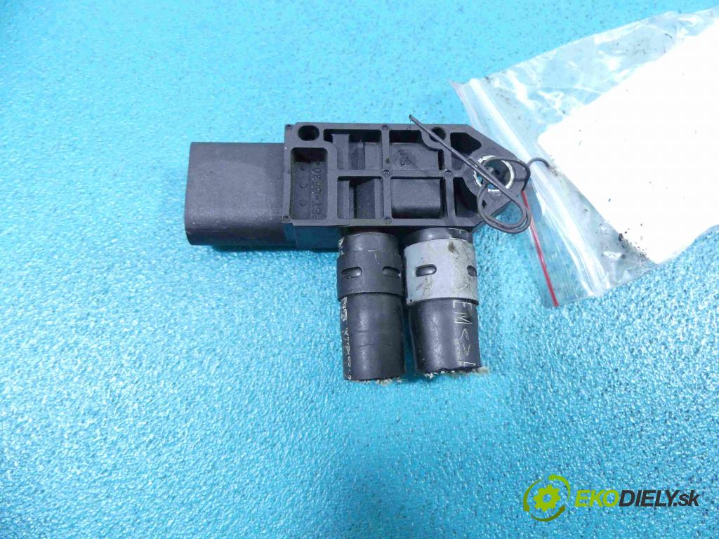 Seat Exeo 2.0 tdi (CAGA) 143 hp manual 105 kW 1968 cm3 4- snímač tlaku 0281002760 (Snímače tlaku)