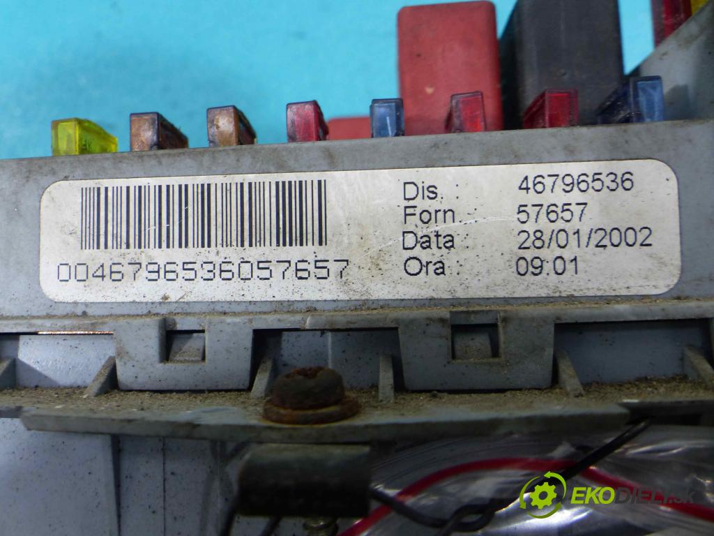 Fiat Stilo 1,8.0 16v 129 hp manual 95 kW 1747 cm3 3- skříňka pojistková 46796536 (Pojistkové skříňky)