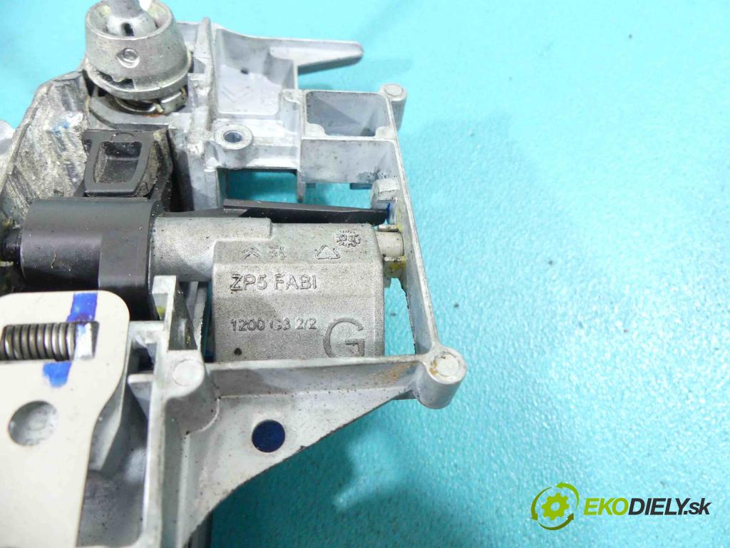 Peugeot 207 1.4 16v 95 HP manual 70 kW 1397 cm3 5- rukoväť predné ľavé mimo:  (Vonkajšie predné ľavé)