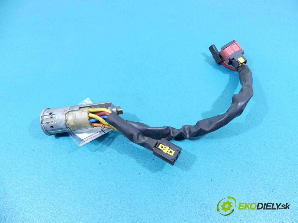 Peugeot 206 1.9d 69KM manual 51 kW 1868 cm3 5- Spínačka  (Spínacie skrinky a kľúče)