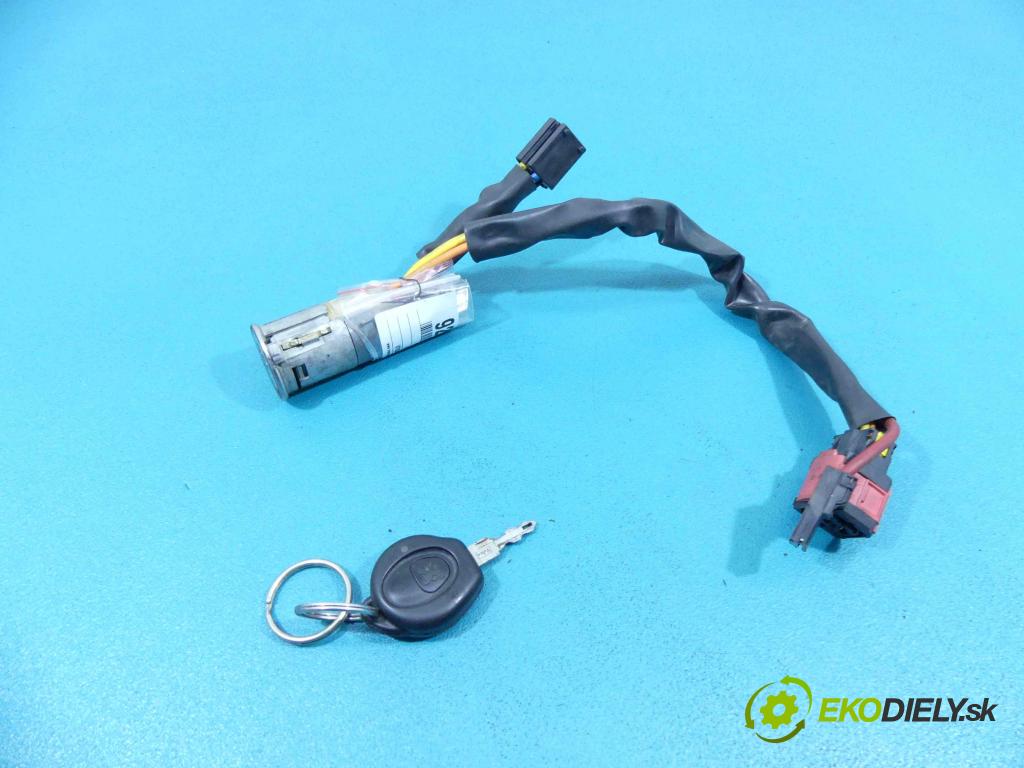 Peugeot 206 1.9d 69KM manual 51 kW 1868 cm3 5- Spínačka  (Spínacie skrinky a kľúče)