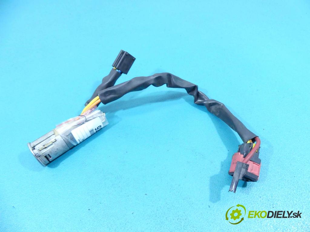 Peugeot 206 1.9d 69KM manual 51 kW 1868 cm3 5- Spínačka  (Spínacie skrinky a kľúče)